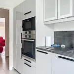 Le Grignan - Beaches 5 Min Walk & Terrace!