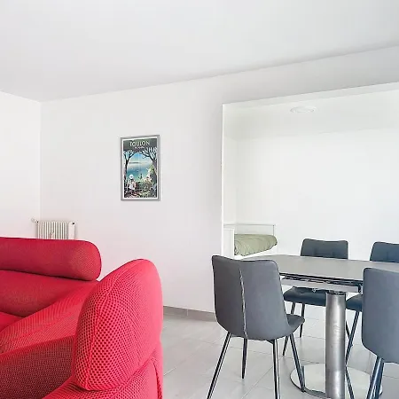 Le Grignan - Beaches 5 Min Walk & Terrace! * Tulon